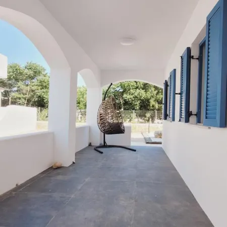 Naia * Alinda (Leros)