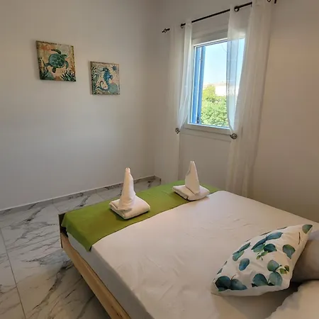 Naia * Alinda (Leros)